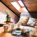 Pod Skocznia Homestay *